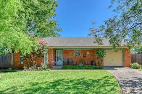 1631 Briarcliff Ct, Norman, OK 73071