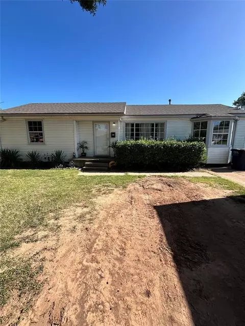 1219 Sherry Ln, Shawnee, OK 74801