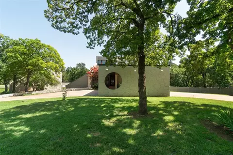1704 Woodhill Rd, Edmond, OK 73025