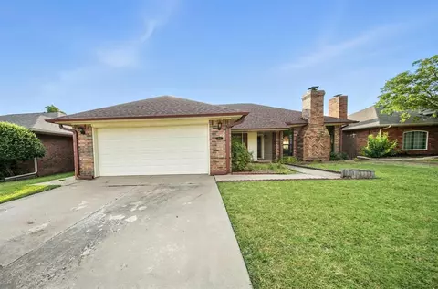 1513 War Bird Dr, Norman, OK 73071