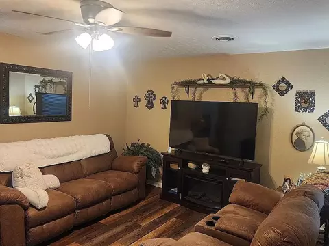 1417 SE Madison St, Idabel, OK 74745 photo 4