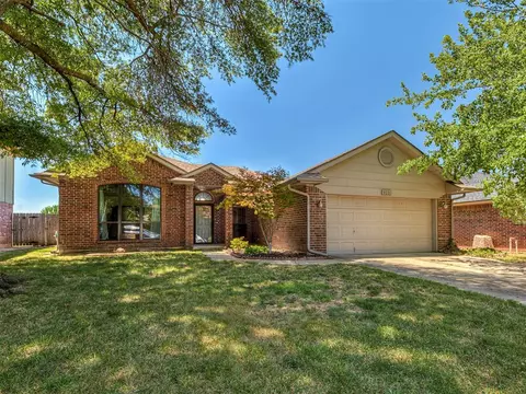 920 Golden Eagle Dr, Norman, OK 73072