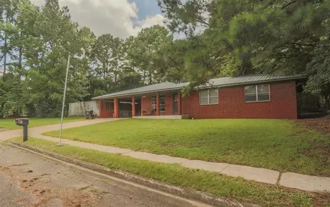 1702 SE Adams St, Idabel, OK 74745