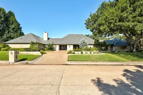 6109 Oak Tree Rd, Edmond, OK 73025