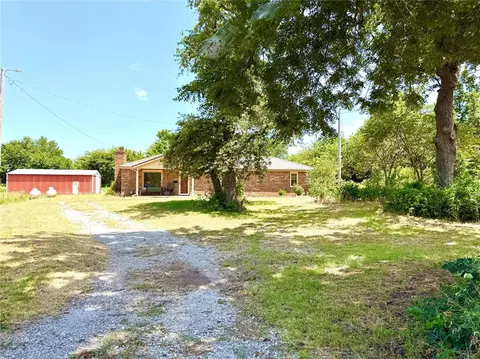41057 County Street 2720, Cement, OK 73017
