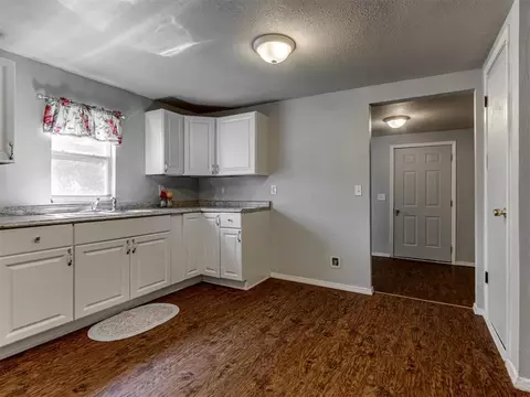 323 N Maple St, Crescent, OK 73028 photo 15