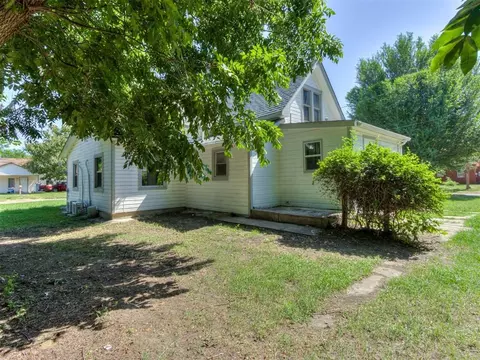323 N Maple St, Crescent, OK 73028 photo 26