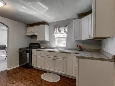 323 N Maple St, Crescent, OK 73028 photo 13