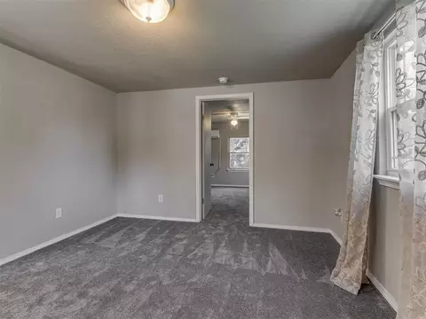 323 N Maple St, Crescent, OK 73028 photo 7
