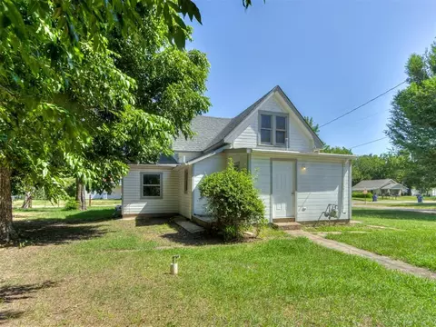 323 N Maple St, Crescent, OK 73028 photo 25