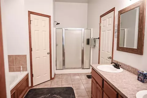 Bath - 1778 S Ruby Dr, Blanchard, OK 73010 photo 1 of 4