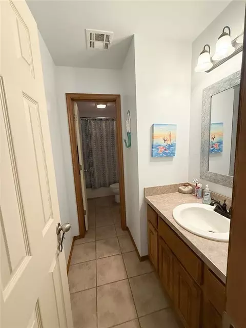 Bath - 1778 S Ruby Dr, Blanchard, OK 73010 photo 4 of 4