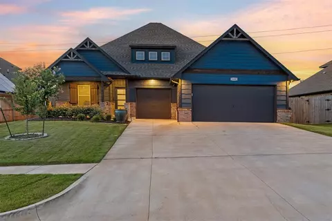 Exterior - 1309 Broadmoore Blvd, Moore, OK 73160 photo 8 of 16