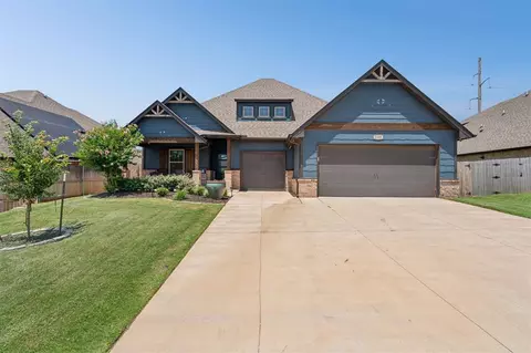 Exterior - 1309 Broadmoore Blvd, Moore, OK 73160 photo 10 of 16