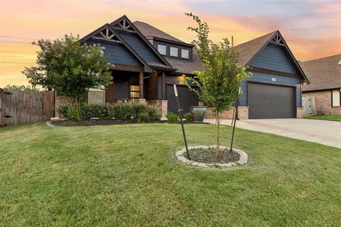 1309 Broadmoore Blvd, Moore, OK 73160