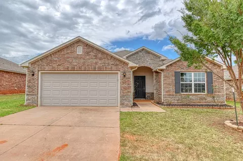 2705 Crystal Pine Dr, Yukon, OK 73099