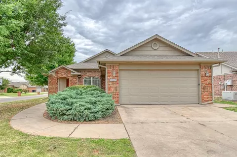 13300 SW 2nd Ter, Yukon, OK 73099