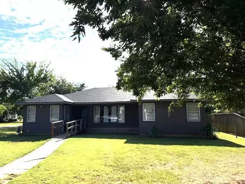 622 N 14th St, Frederick, OK 73542