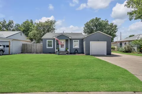 1709 Oklahoma Dr, Altus, OK 73521
