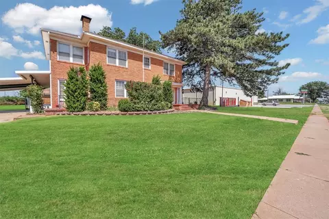 1001 N 4th St, Sayre, OK 73662