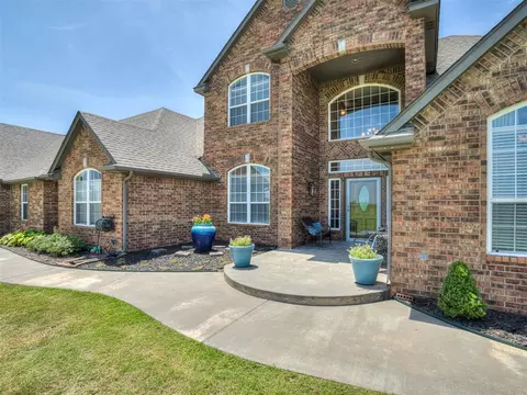 921 Hannah Dr, Tuttle, OK 73089 photo 3