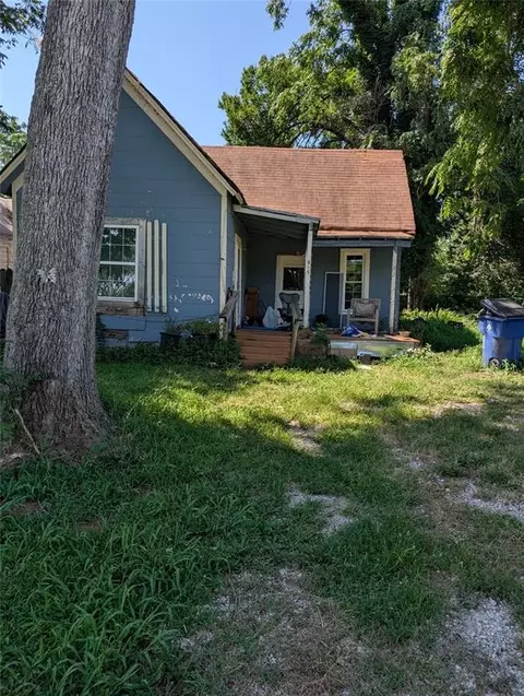 915 W Logan Ave, Guthrie, OK 73044