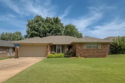 2413 Pinon Pl, Edmond, OK 73013