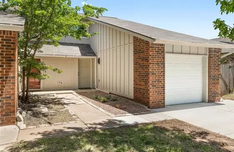 1402 Pennington Ave, Edmond, OK 73012