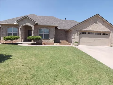 Exterior - 2921 Stephanie Ln, Altus, OK 73521 photo 5 of 14
