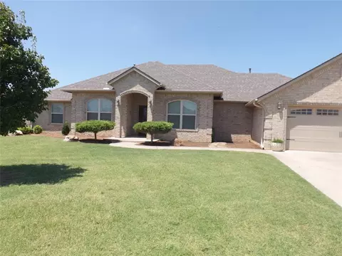 Exterior - 2921 Stephanie Ln, Altus, OK 73521 photo 3 of 14