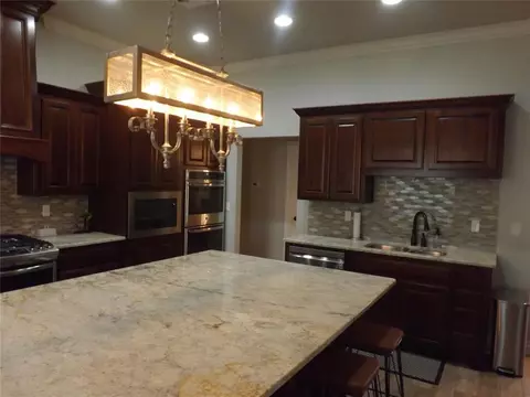 Kitchen - 2921 Stephanie Ln, Altus, OK 73521 photo 2 of 7