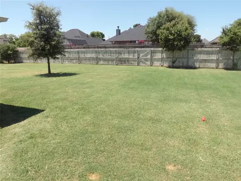 Exterior - 2921 Stephanie Ln, Altus, OK 73521 photo 14 of 14