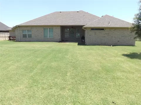 Exterior - 2921 Stephanie Ln, Altus, OK 73521 photo 11 of 14