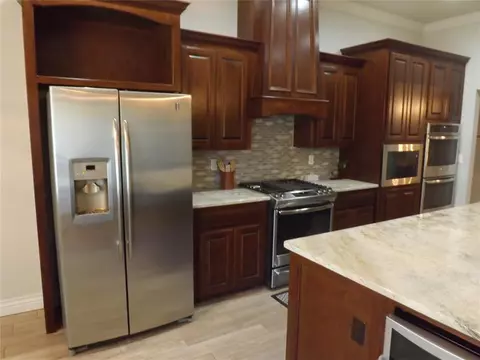 Kitchen - 2921 Stephanie Ln, Altus, OK 73521 photo 3 of 7