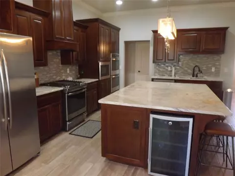 Kitchen - 2921 Stephanie Ln, Altus, OK 73521 photo 4 of 7