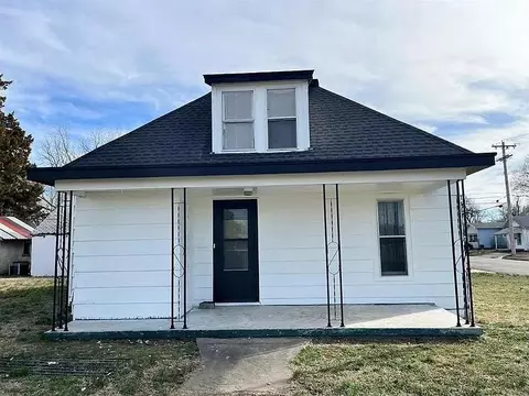323 W Fulton Ave, Blackwell, OK 74631