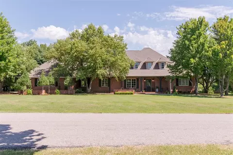 148 Deer Creek Rd, Edmond, OK 73012
