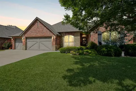16316 Dustin Ln, Edmond, OK 73013