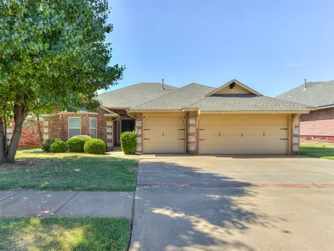 2412 NW 152nd St, Edmond, OK 73013