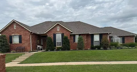 505 Swingman Rd, Yukon, OK 73099