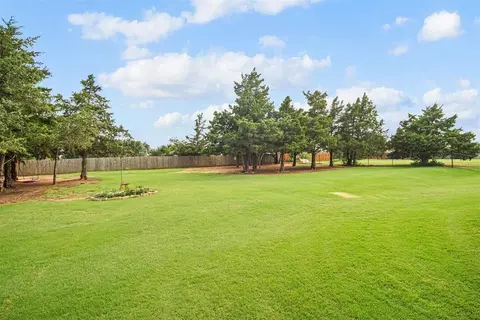 Exterior - 4491 Carson Trl, Guthrie, OK 73044 photo 11 of 11