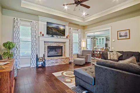 Living - 4491 Carson Trl, Guthrie, OK 73044 photo 3 of 5