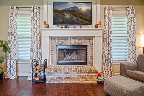 Living - 4491 Carson Trl, Guthrie, OK 73044 photo 5 of 5