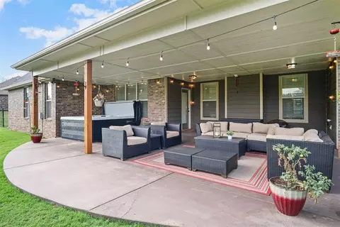 Exterior - 4491 Carson Trl, Guthrie, OK 73044 photo 6 of 11