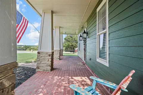Exterior - 4491 Carson Trl, Guthrie, OK 73044 photo 5 of 11
