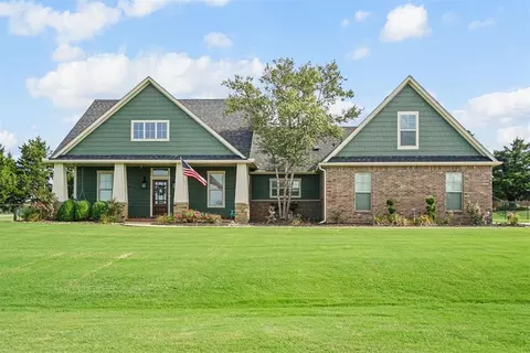 Exterior - 4491 Carson Trl, Guthrie, OK 73044 photo 2 of 11