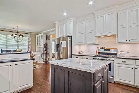 Kitchen - 4491 Carson Trl, Guthrie, OK 73044 photo 2 of 6