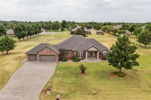 7904 Austrian Ln, Tuttle, OK 73089