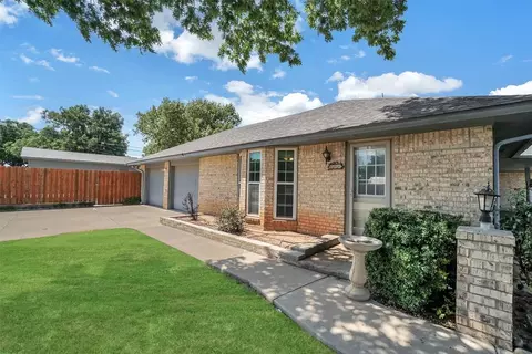 801 Cambridge Dr, Altus, OK 73521 photo 4