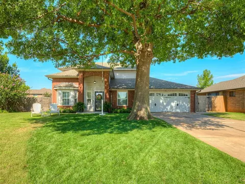 505 Blue Ridge Dr, Edmond, OK 73003